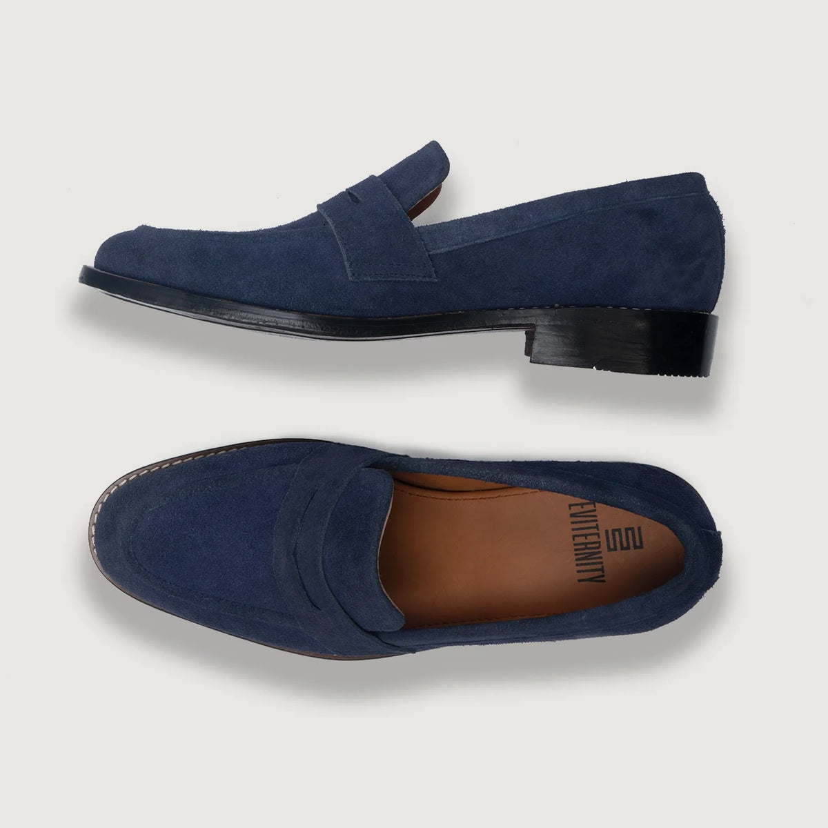 High-Traction Rubber Outsole & Lug Tread Pattern on Baxton Bleu Suede Mocassins en cuir pour Homme For Men