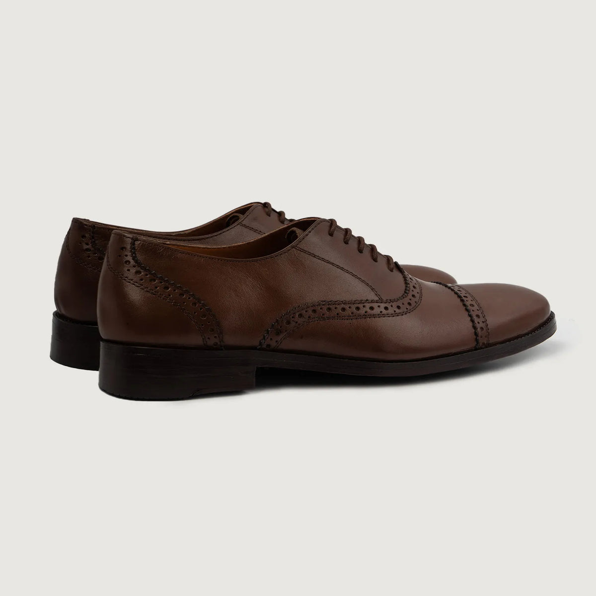 High-Traction Rubber Outsole & Lug Tread Pattern on Grisson Brogues Oxford Marron Chaussures en cuir pour Homme For Men