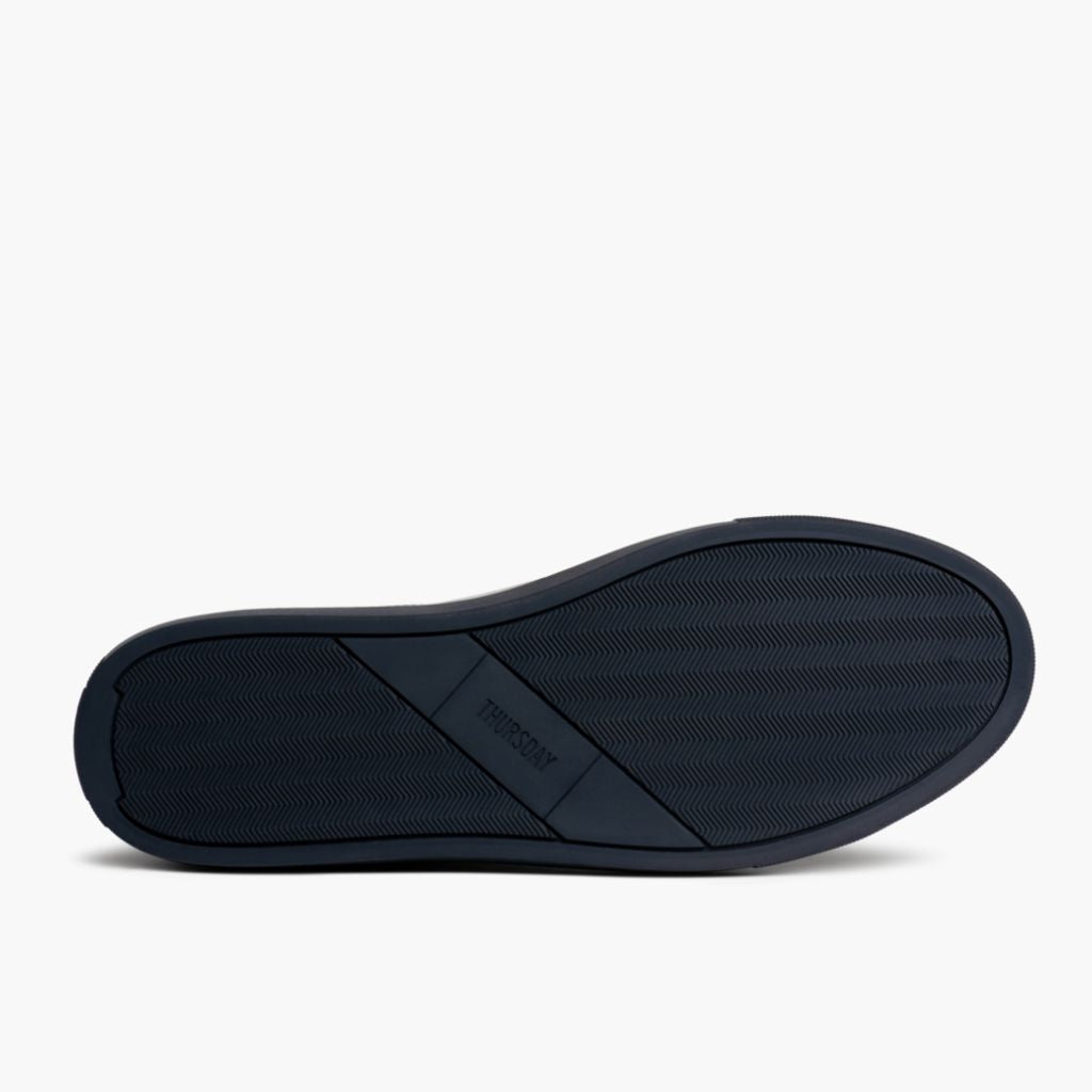 High-Traction Rubber Outsole & Lug Tread Pattern on Encore Navy Baskets en cuir pour Homme