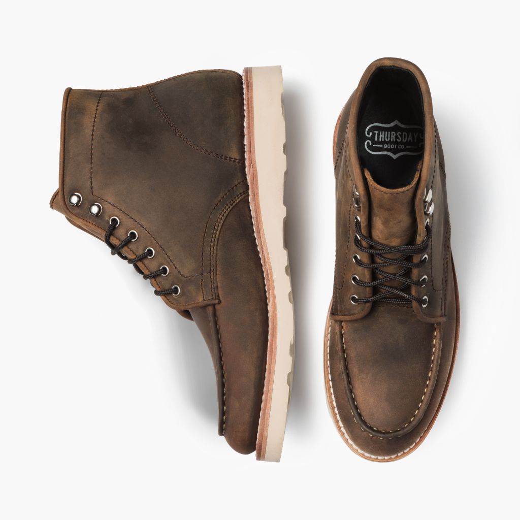 High-Traction Rubber Outsole & Lug Tread Pattern on Diplomat Cuivre Brûlé Bottines en cuir pour Homme