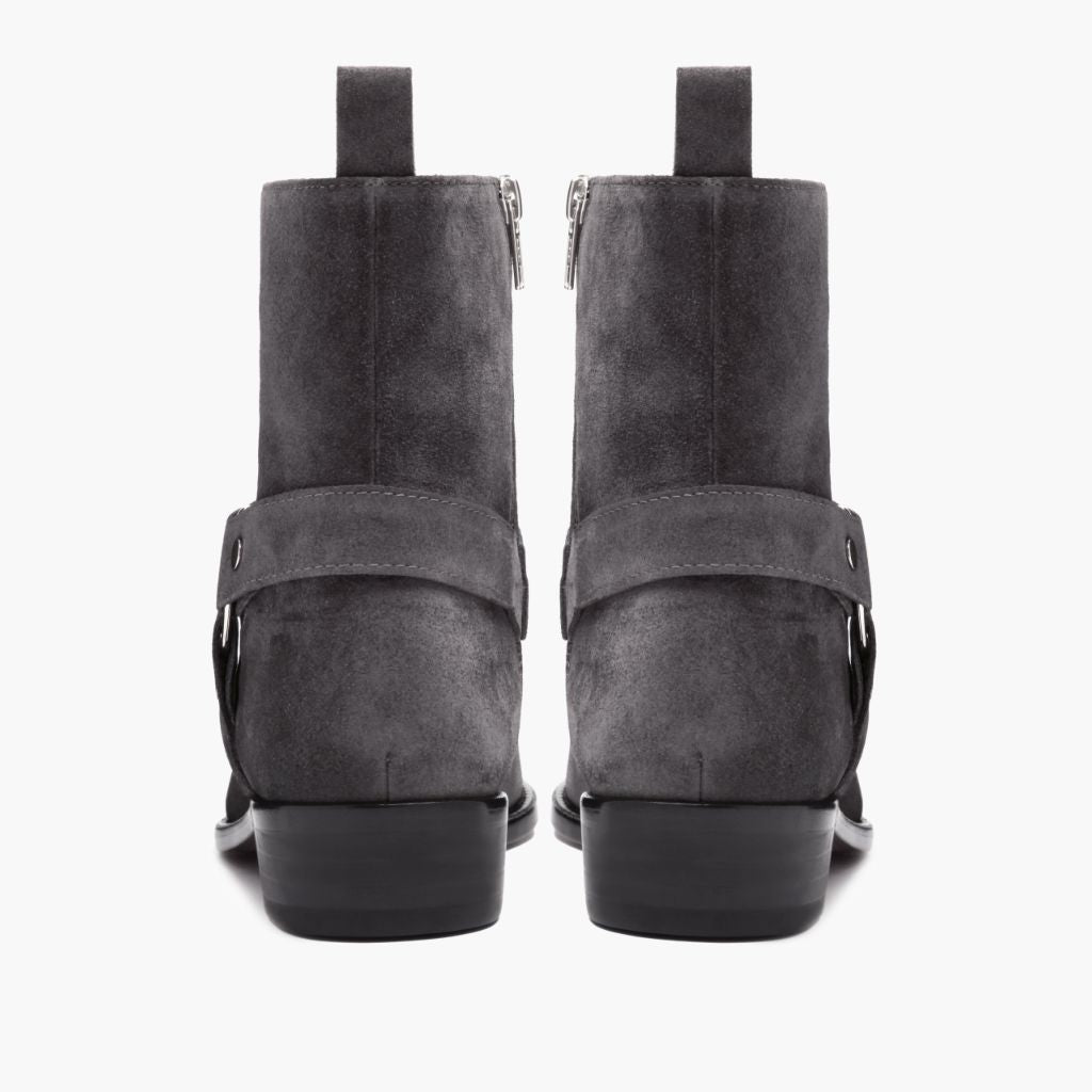 High-Traction Rubber Outsole & Lug Tread Pattern on Harness Gris Suede Bottines en cuir pour Homme