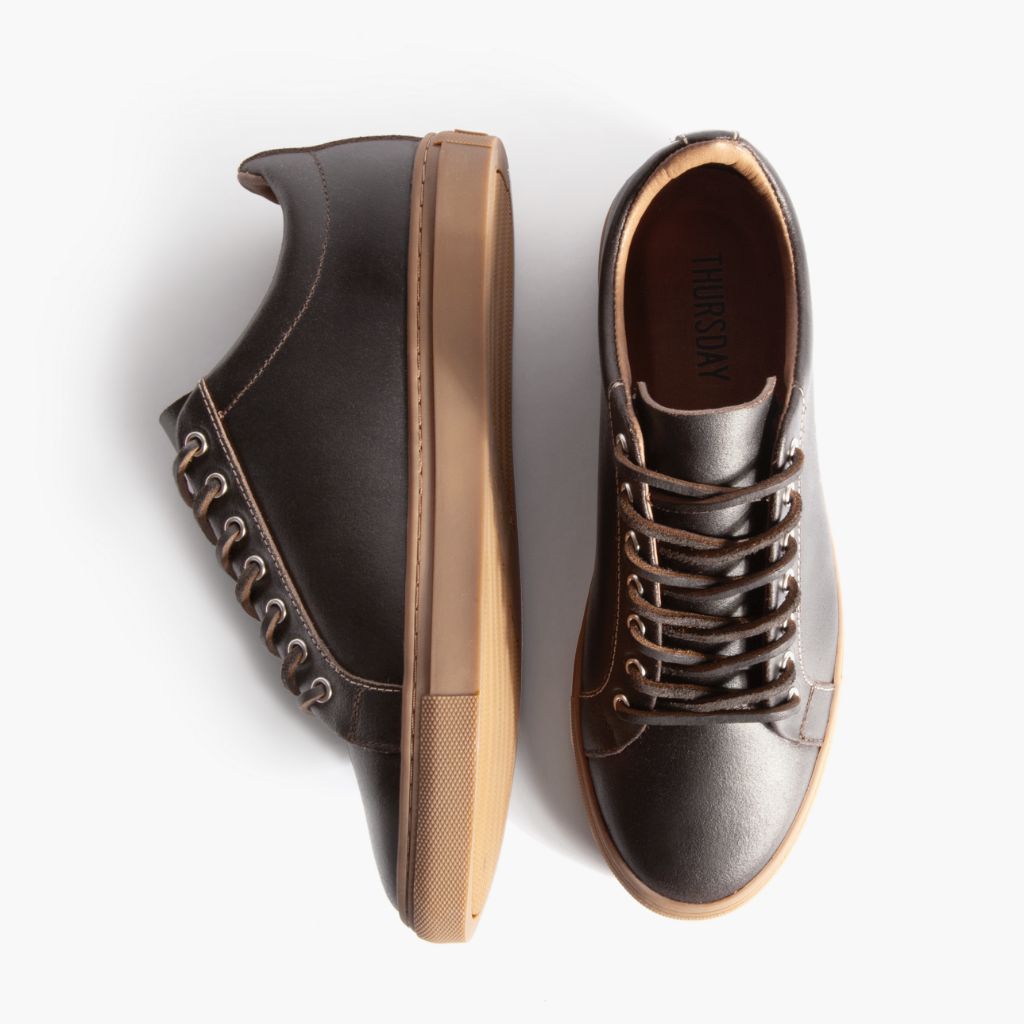 Authentic Full-Grain Leather Grain Depth & Pull-Up Patina Texture Detail