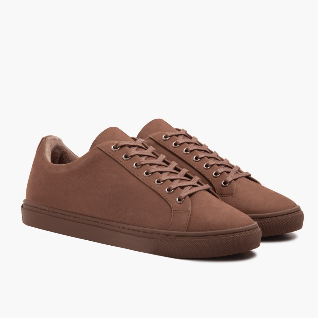 Premier Low Top Pebble Baskets en cuir pour Homme For Men in Classic Full-Grain Leather - Vue de profil | Acheter en ligne