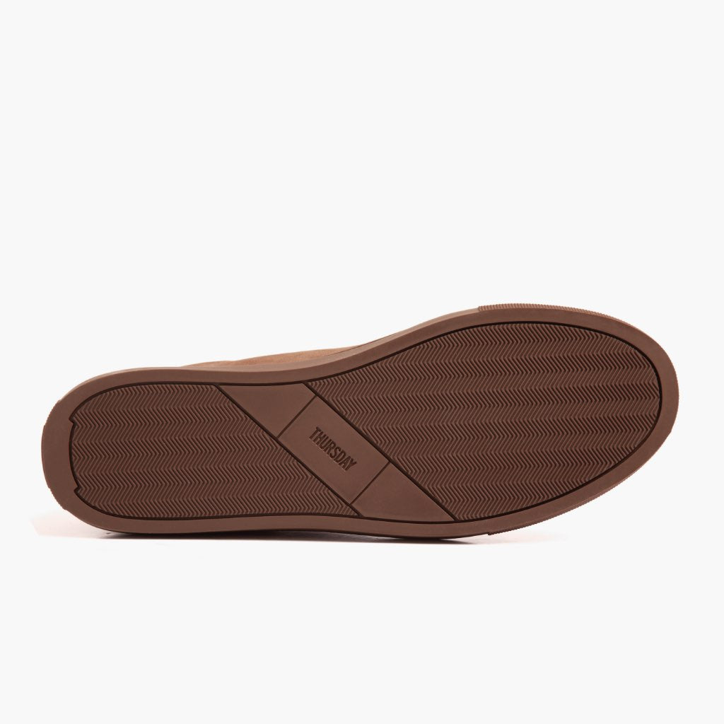 High-Traction Rubber Outsole & Lug Tread Pattern on Premier Low Top Pebble Baskets en cuir pour Homme For Men