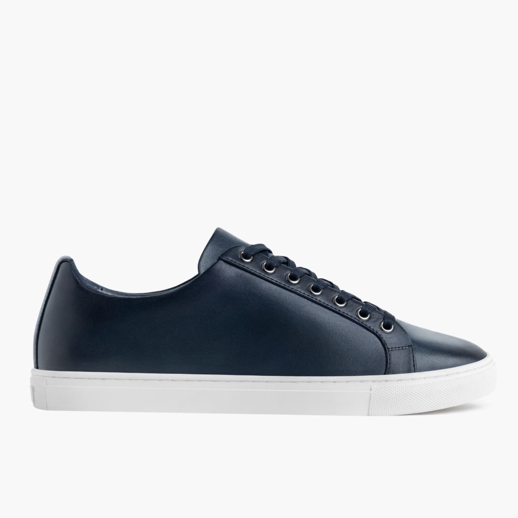 Blue Full-Grain leather Sneakers - Montage cousu Goodyear & détail de l'embout avant