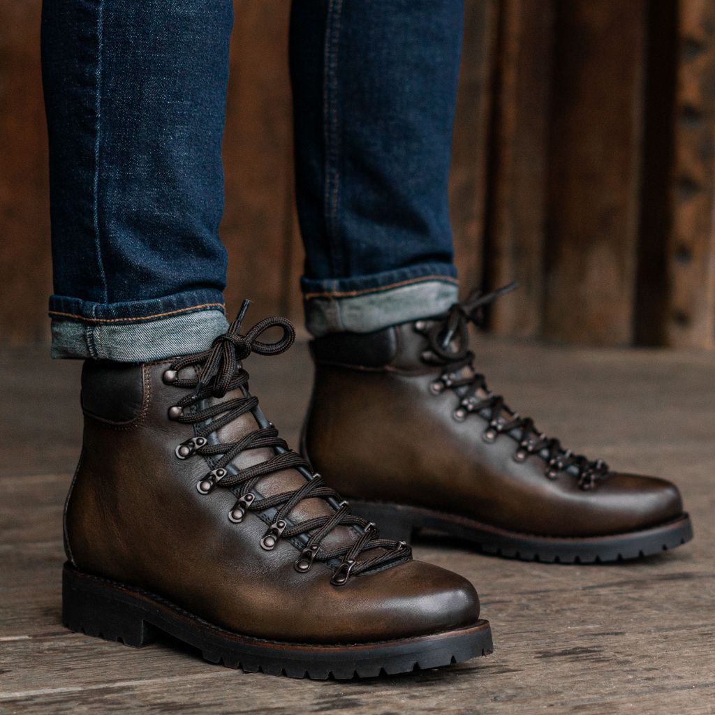 Cushioned Leather Insole & Ergonomic Arch Support Construction Detail