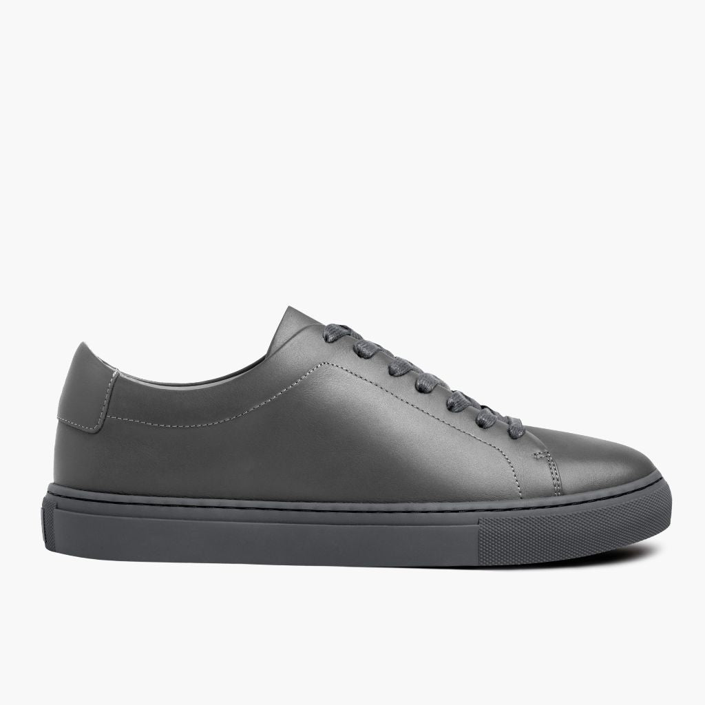 Grey Full-Grain leather Sneakers - Montage cousu Goodyear & détail de l'embout avant