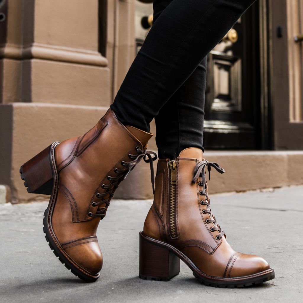 Cushioned Leather Insole & Ergonomic Arch Support Construction Detail