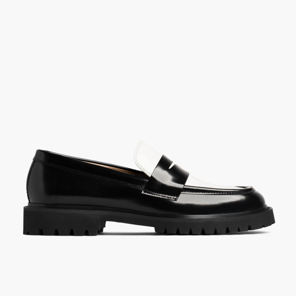 Black Full-Grain leather Loafers - Montage cousu Goodyear & détail de l'embout avant
