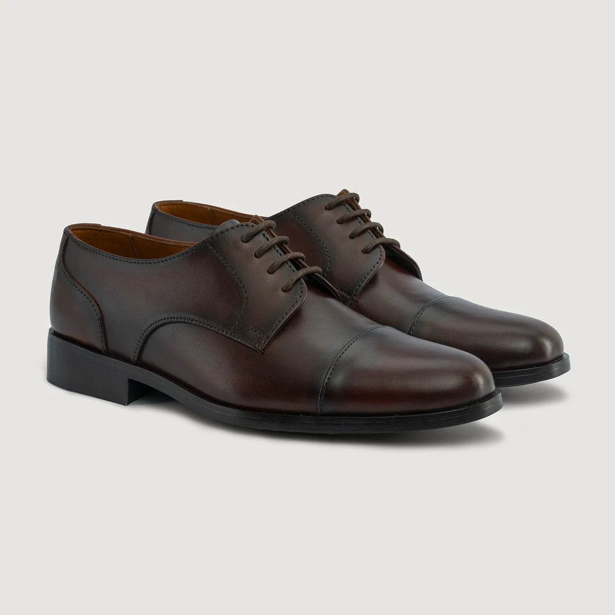 Attorney Derby Burnished Marron Chaussures en cuir pour Homme For Men in Burnished Brown Full-Grain Leather - Vue de profil | Acheter en ligne