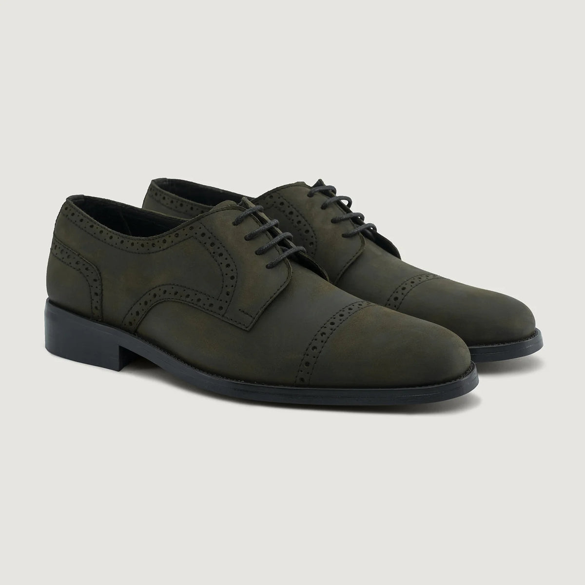 Dirk Brogues Derby Olive Oil Pullup Leather Shoes StudGuard For Men in Olive Full-Grain Leather - Vue de profil | Acheter en ligne