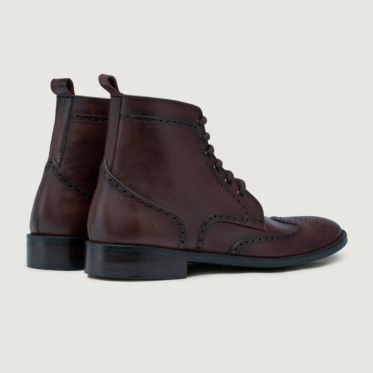 Vue détaillée of Classic Collar & Heavy-Duty Zipper Hardware on Duster Brogues Derby Marron Burnished Bottines en cuir - StudGuard pour Homme