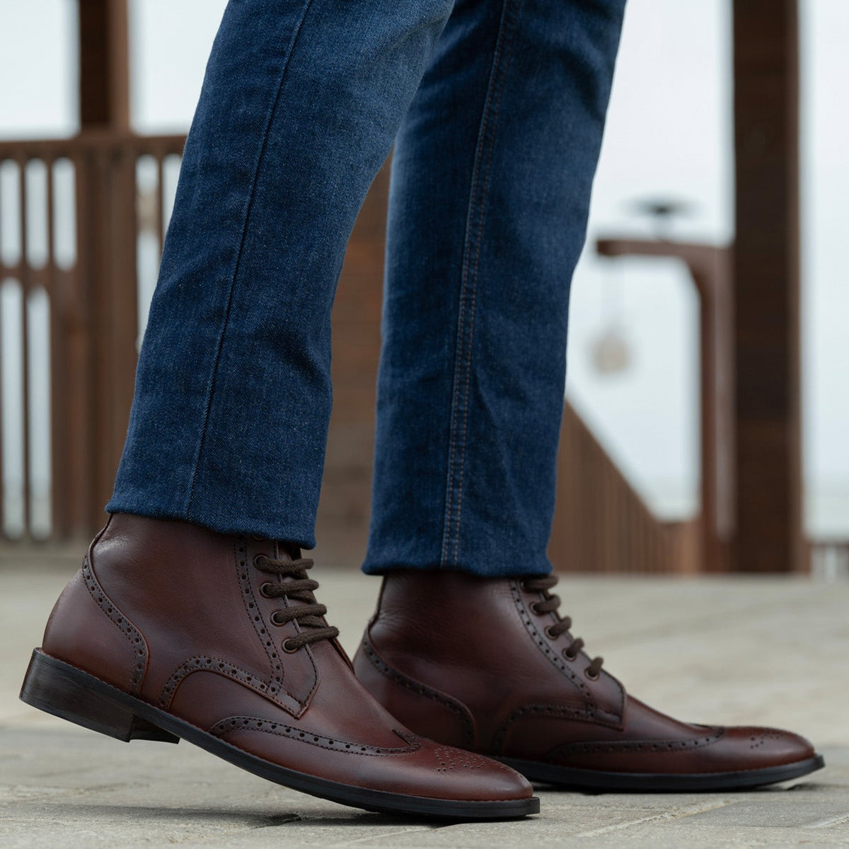 Tailored Rib Cuffs & Hem Craftsmanship Construction Detail on Duster Brogues Derby Marron Burnished Bottines en cuir - StudGuard pour Homme