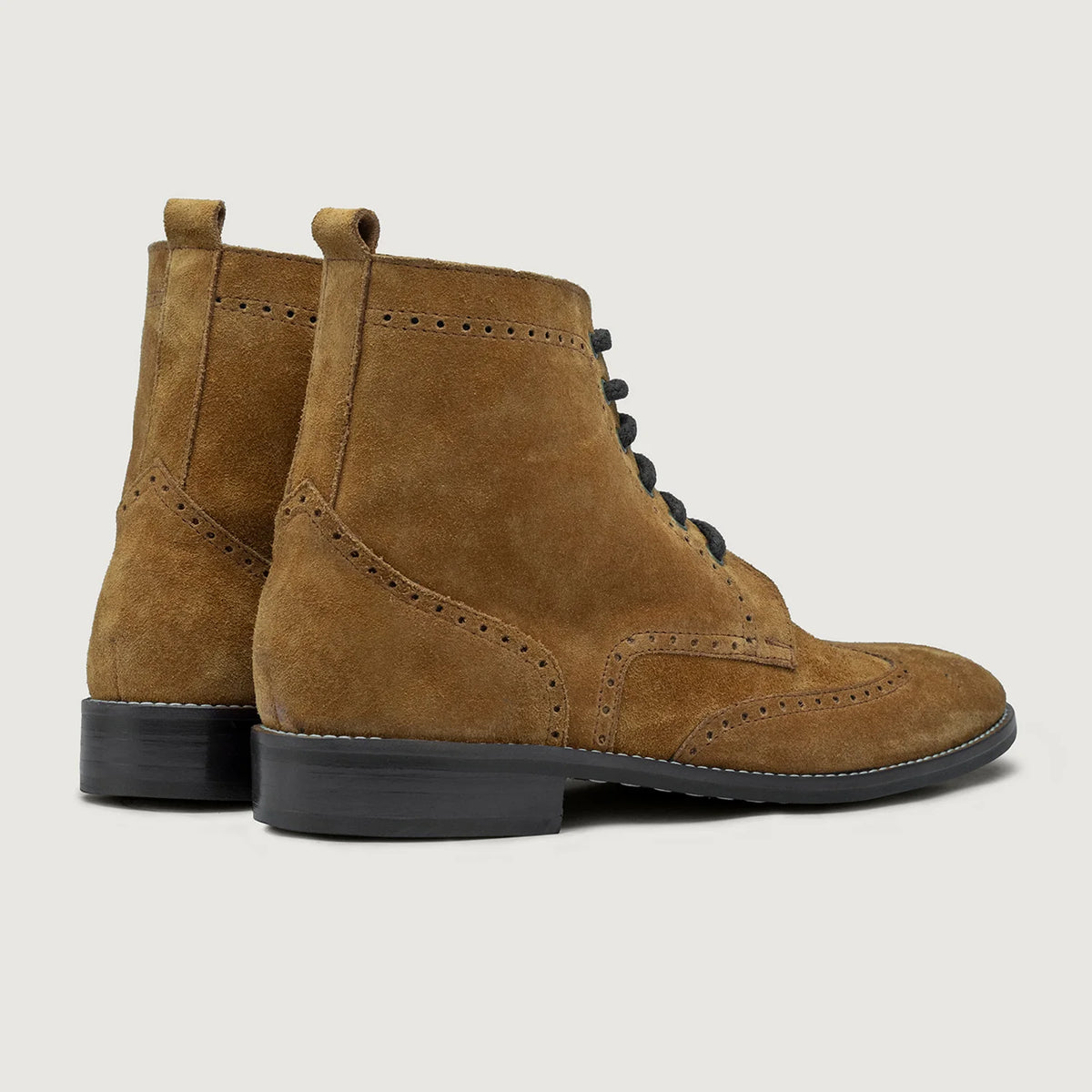 Duster Brogues Derby Marron Suede Bottines en cuir - StudGuard pour Homme - Vue de profil mettant en valeur la coupe de manche ergonomique