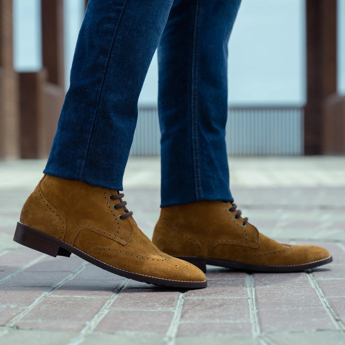 Tailored Rib Cuffs & Hem Craftsmanship Construction Detail on Duster Brogues Derby Marron Suede Bottines en cuir - StudGuard pour Homme
