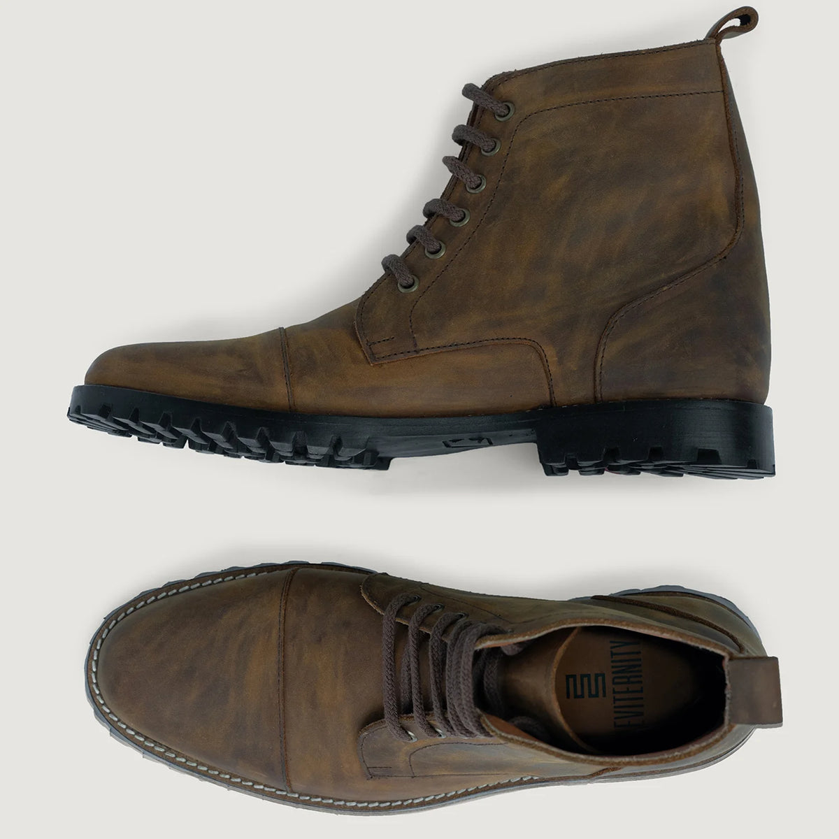 High-Traction Rubber Outsole & Lug Tread Pattern on Knight Derby Cuivre Brûlé Pullup Bottines en cuir - TerraGrip pour Homme