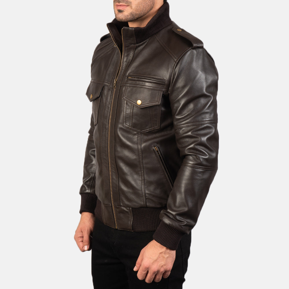 
Agent Shadow Marron Blouson Bombardier en Cuir pour Homme - Vue arrière montrant la carrure ajustée et l'ourlet net