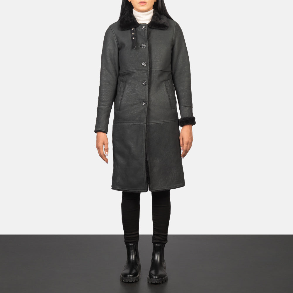 Women's Alina Shearling Noir Manteau en Cuir pour Femme in Distressed Black Sheepskin Leather - Vue de face &amp; silhouette ajustée | Acheter en ligne