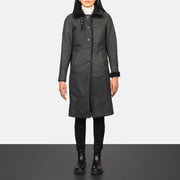 Women's Alina Shearling Noir Manteau en Cuir pour Femme in Distressed Black Sheepskin Leather - Vue de face &amp; silhouette ajustée | Acheter en ligne