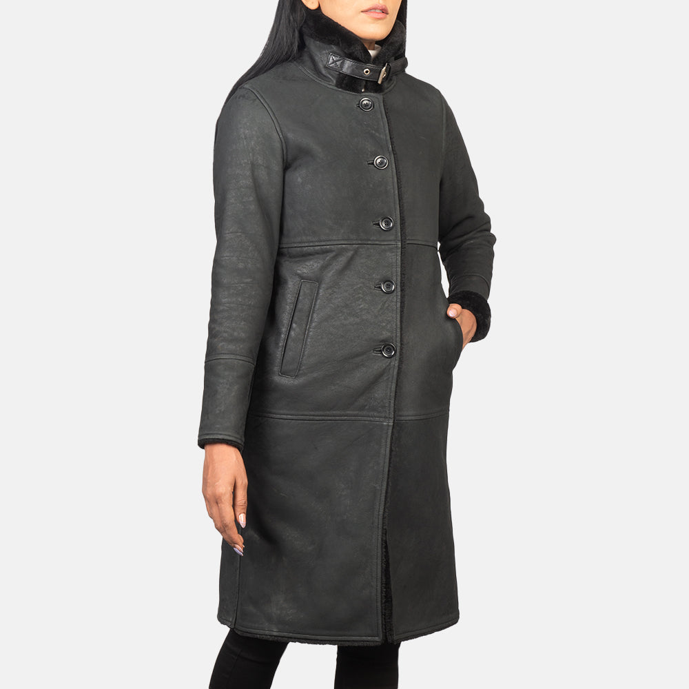 Distressed Black Sheepskin Leather Aviator Jacket - Vue de dos avec coupe ajustée aux épaules &amp; ourlet soigné