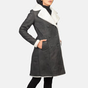 Women's Amie Black Double Breasted Shearling Coat - Vue de profil avec coupe de manche ergonomique