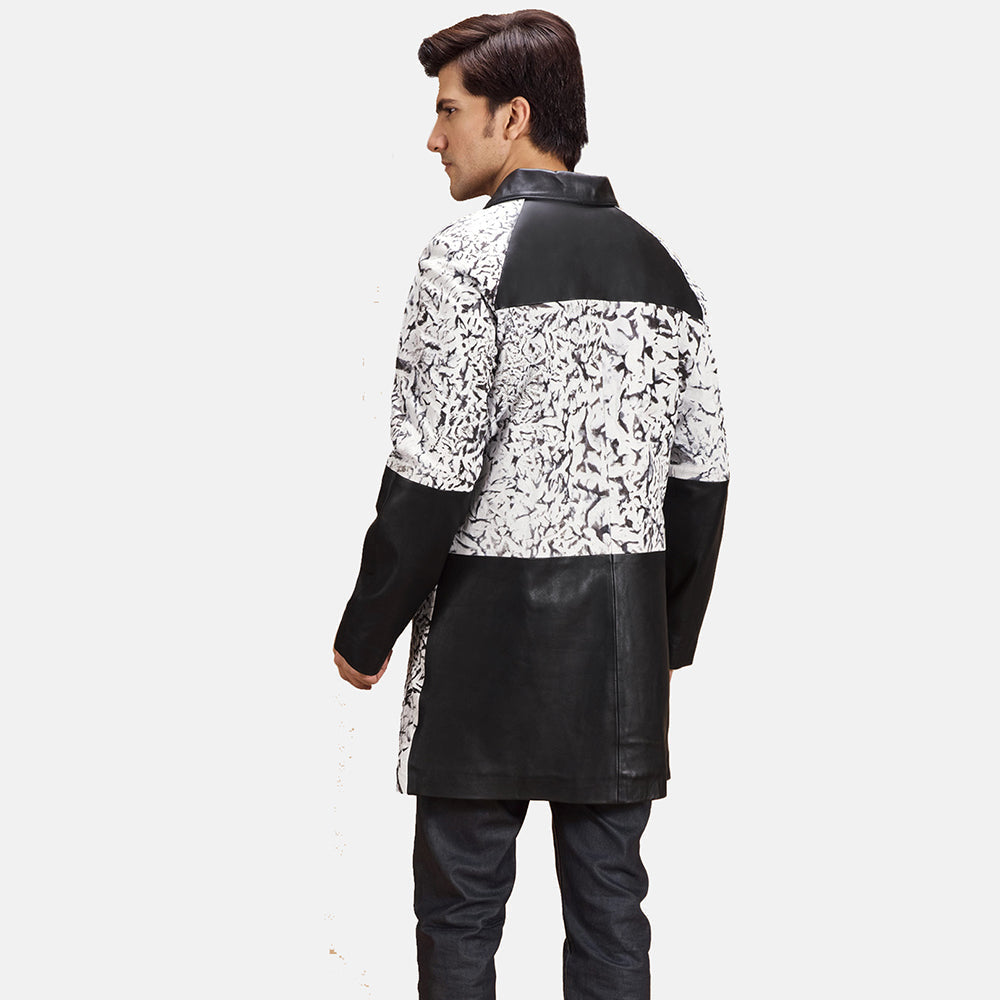 
Vue détaillée of Shirt & Button Hardware on Artistry Noir Dye Manteau en Cuir pour Homme