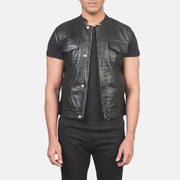 
Atlas Moto Noir Gilet en Cuir pour Homme in Black Sheepskin Leather - Vue de face & silhouette ajustée | Acheter en ligne