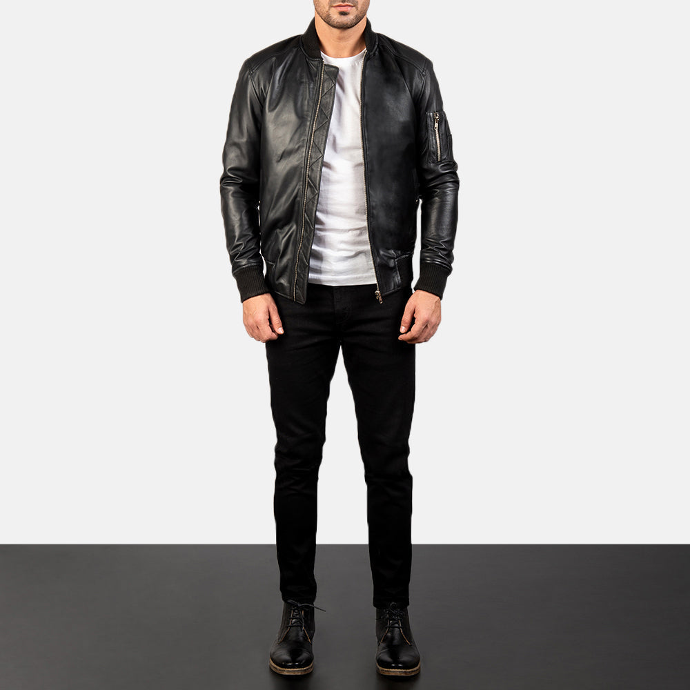 Men's Bomia Ma-1 Black Leather Bomber Jacket - Vue de profil avec coupe de manche ergonomique