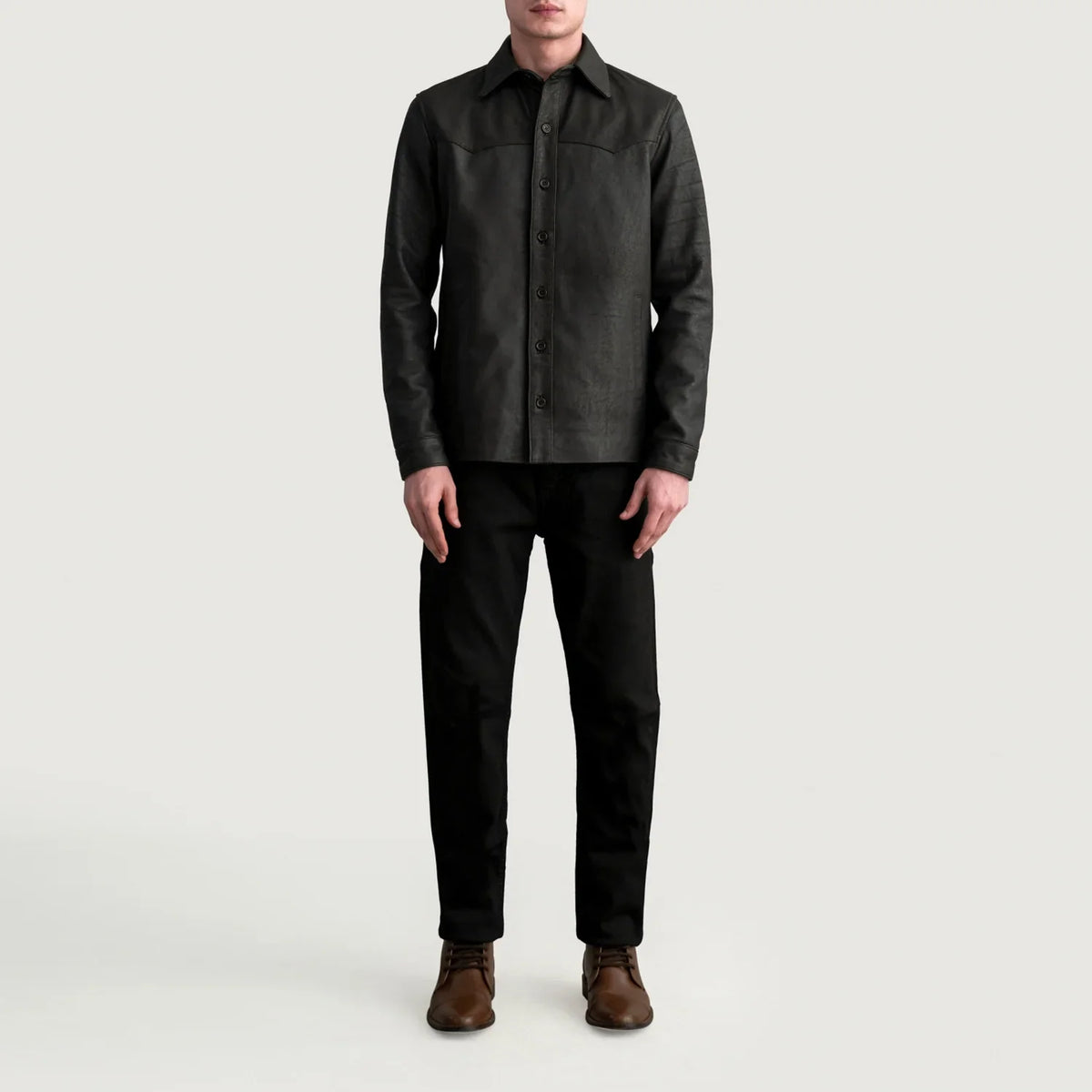 
Vue détaillée of Shirt & Buttons Hardware on Bronco Tumbled Marron Leather Shirt pour Homme