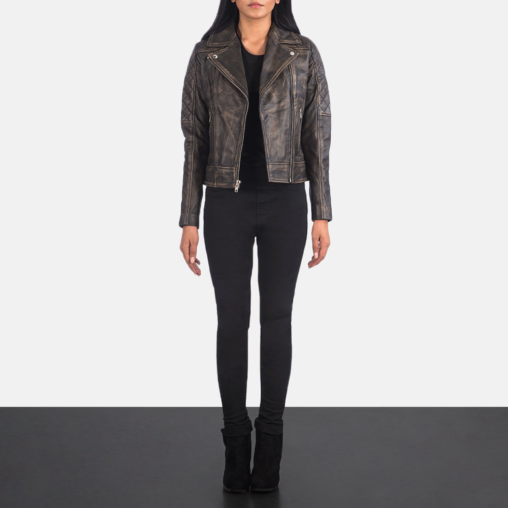 
Carolyn Matelassé Marron Vieilli Veste Motard en Cuir pour Femme - Vue de profil mettant en valeur la coupe de manche ergonomique