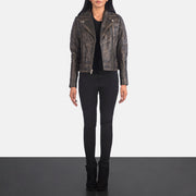 
Carolyn Matelassé Marron Vieilli Veste Motard en Cuir pour Femme - Vue de profil mettant en valeur la coupe de manche ergonomique