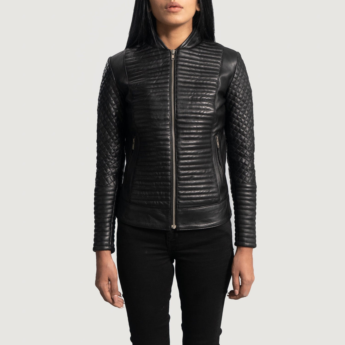 Women's Cityscape Noir Veste Motard en Cuir pour Femme in Black Sheepskin Leather - Vue de face &amp; silhouette ajustée | Acheter en ligne