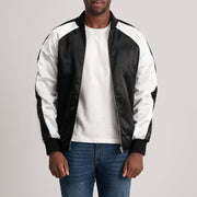 Clarke Noir Varsity Veste en Cuir pour Homme - Vue de profil avec coupe de manche ergonomique