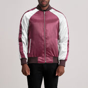 Clarke Bordeaux Varsity Veste en Cuir pour Homme in Maroon &amp; White Satin - Vue de face &amp; silhouette ajustée | Acheter en ligne