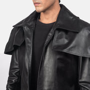 Vue détaillée of Classic Collar &amp; Heavy-Duty Zipper Hardware on Men's Classic Noir Leather Duster pour Homme