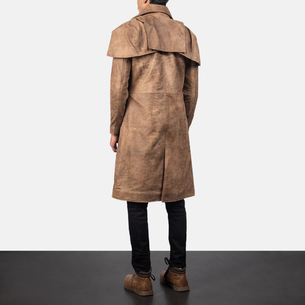
Classic Marron Leather Duster pour Homme - Vue de profil mettant en valeur la coupe de manche ergonomique
