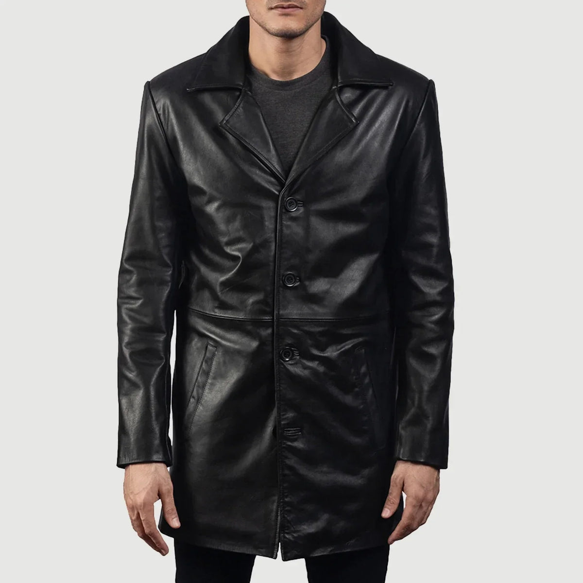 Men's Classmith Black Leather Coat - Vue de profil avec coupe de manche ergonomique