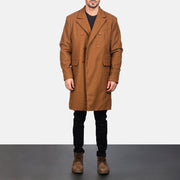 
Claud Khaki Wool Double Breasted Coat - Vue de profil mettant en valeur la coupe de manche ergonomique