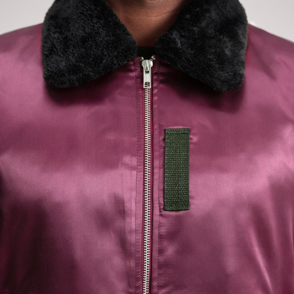 
Vue intérieure Showing Quilted Polyester Lining & Deux poches intérieures fonctionnelles