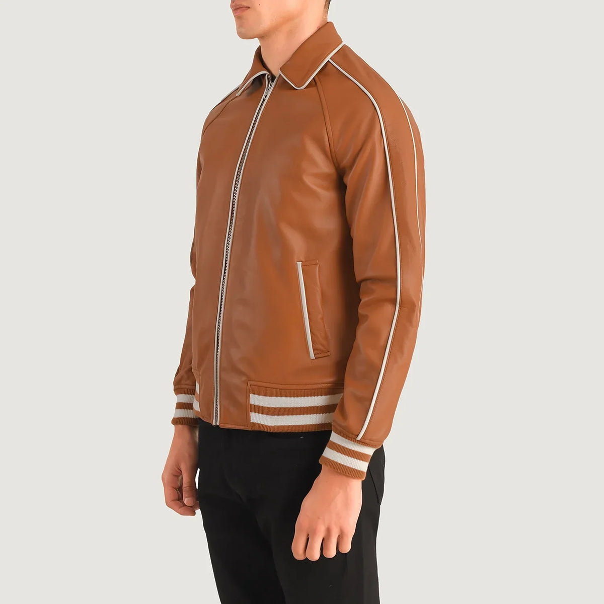 Tan Brown Sheepskin Leather Varsity Jacket - Vue de dos avec coupe ajustée aux épaules &amp; ourlet soigné