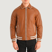 Vue détaillée of Shirt collar &amp; Zipper Hardware on Cooper Camel Marron Leather Varsity Veste en Cuir pour Homme