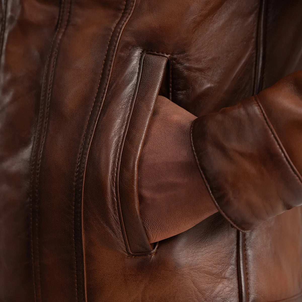 
Vue intérieure Showing Fully Faux Fur Lined & Deux poches intérieures fonctionnelles