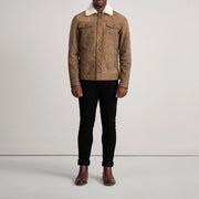 Dallis Snuffed Brown Shearling Trucker Jacket - Vue de profil avec coupe de manche ergonomique