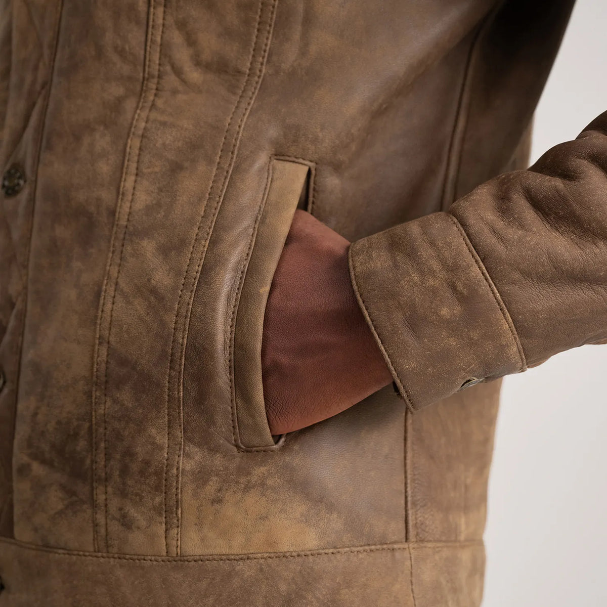 Vue intérieure Showing Fully Faux Fur Lined &amp; Deux poches intérieures