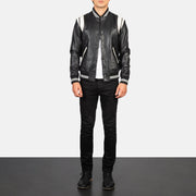 Men's Dantee Noir Leather Varsity Veste en Cuir pour Homme - Vue de profil avec coupe de manche ergonomique