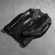 Styled Fit Perspective of Men's Daron Noir Blazer en Cuir en Cuir pour Homme on Model - Natural Daylight Drape