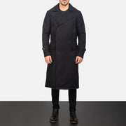 
Vue détaillée of Notch & Button Hardware on Detective Noir Wool Manteau en Cuir pour Homme