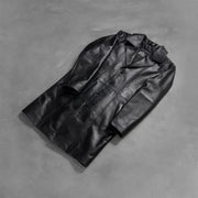 Styled Fit Perspective of Men's Don Long Noir Manteau en Cuir pour Homme on Model - Natural Daylight Drape