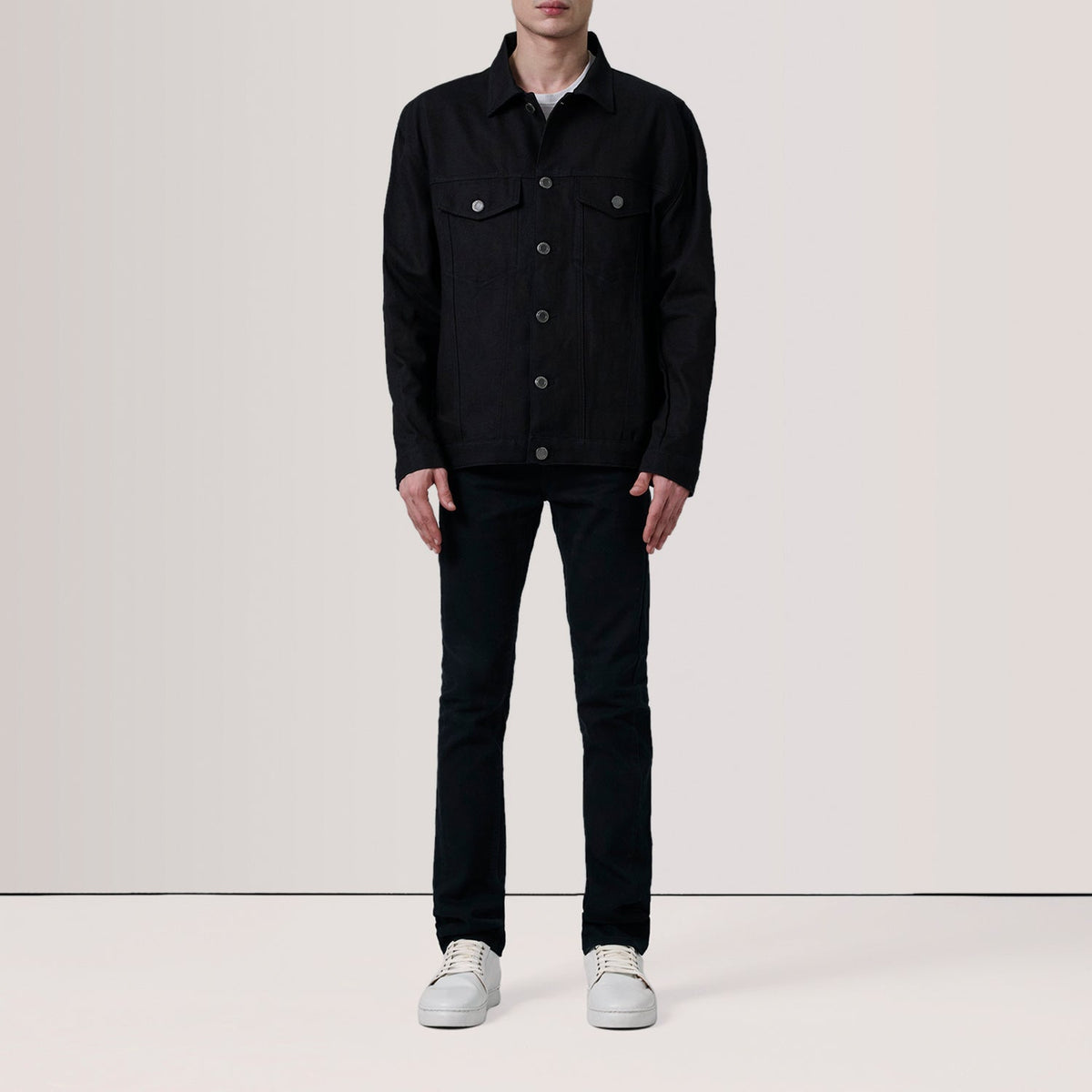 Black Full-Grain leather Jacket - Vue de dos avec coupe ajustée aux épaules &amp; ourlet soigné