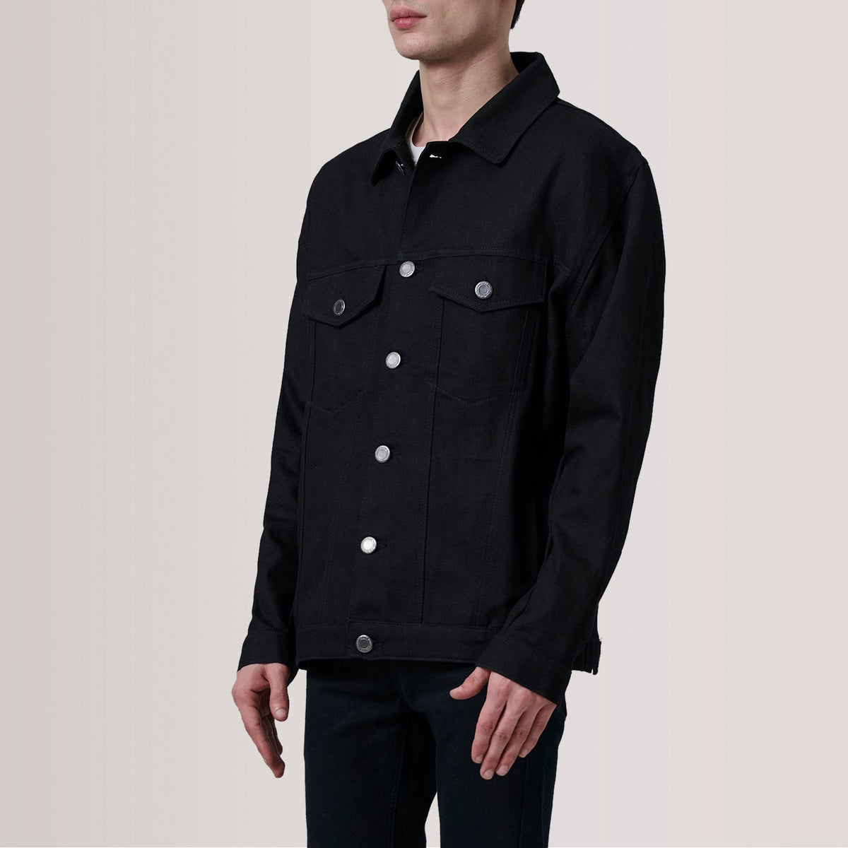 Eddie Noir Oversized Denim Trucker Veste en Cuir pour Homme For Men - Vue de profil avec coupe de manche ergonomique